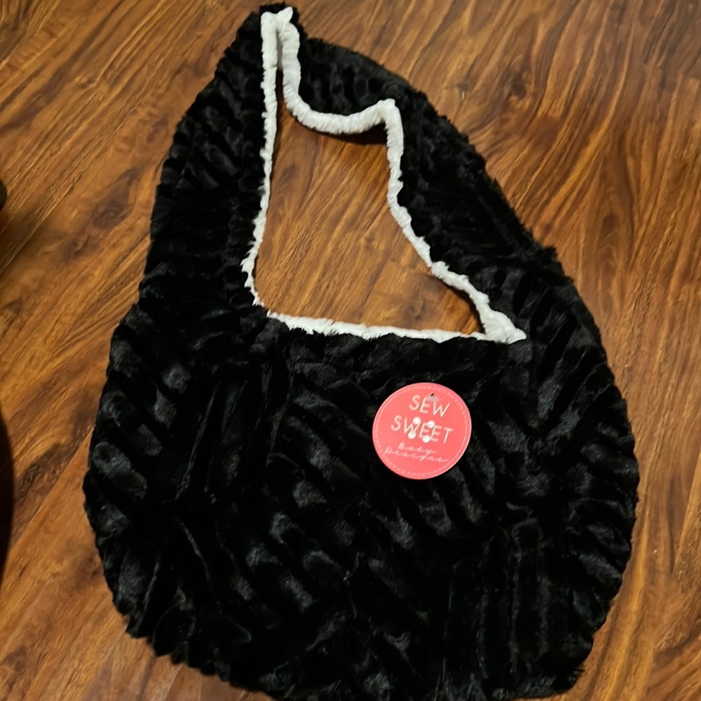 Sew Sweet Minky Bag crossbody black and white reversible NEW